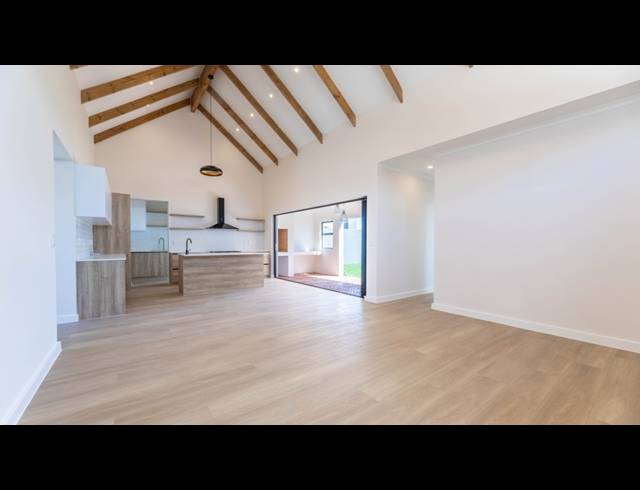 4 BEDROOM HOUSE FOR SALE IN SANDOWN